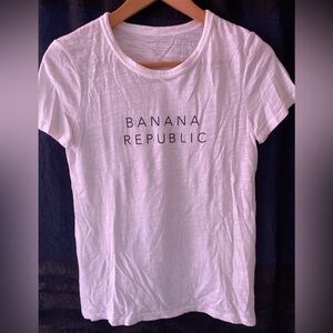 NWOT Banana republic women’s logo tee